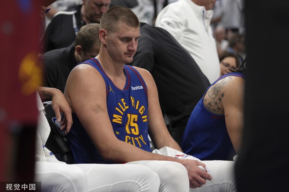 不容小觑的 不容小觑的